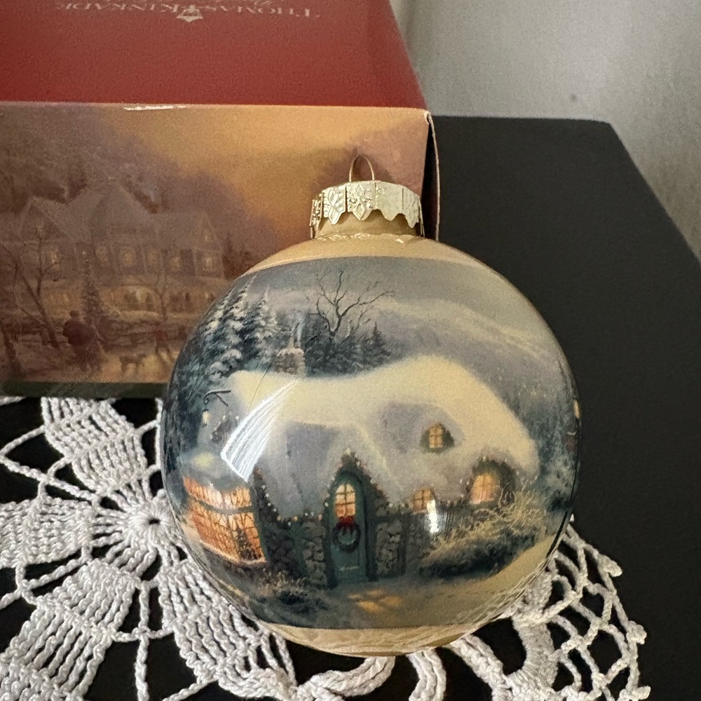Thomas Kinkade Painter of Light Limited Edition 2011 Christmas Holiday Ornament